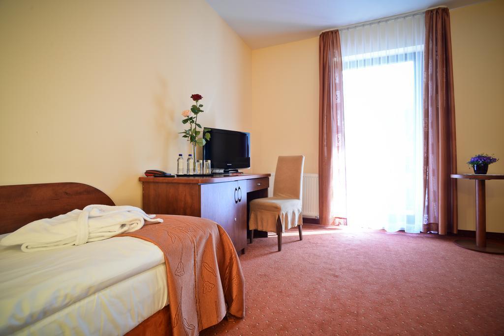 Hotel Venus Kolbudy Esterno foto