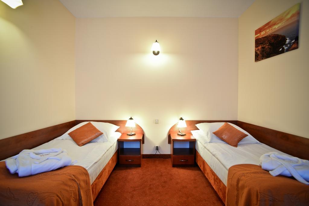 Hotel Venus Kolbudy Esterno foto