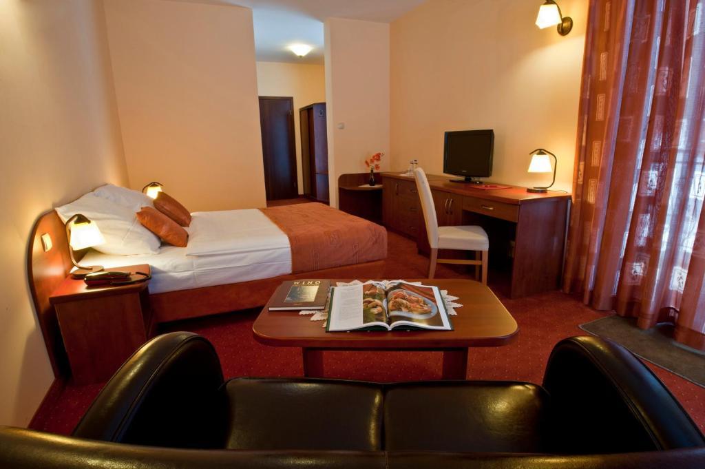 Hotel Venus Kolbudy Esterno foto