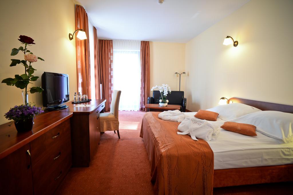 Hotel Venus Kolbudy Esterno foto